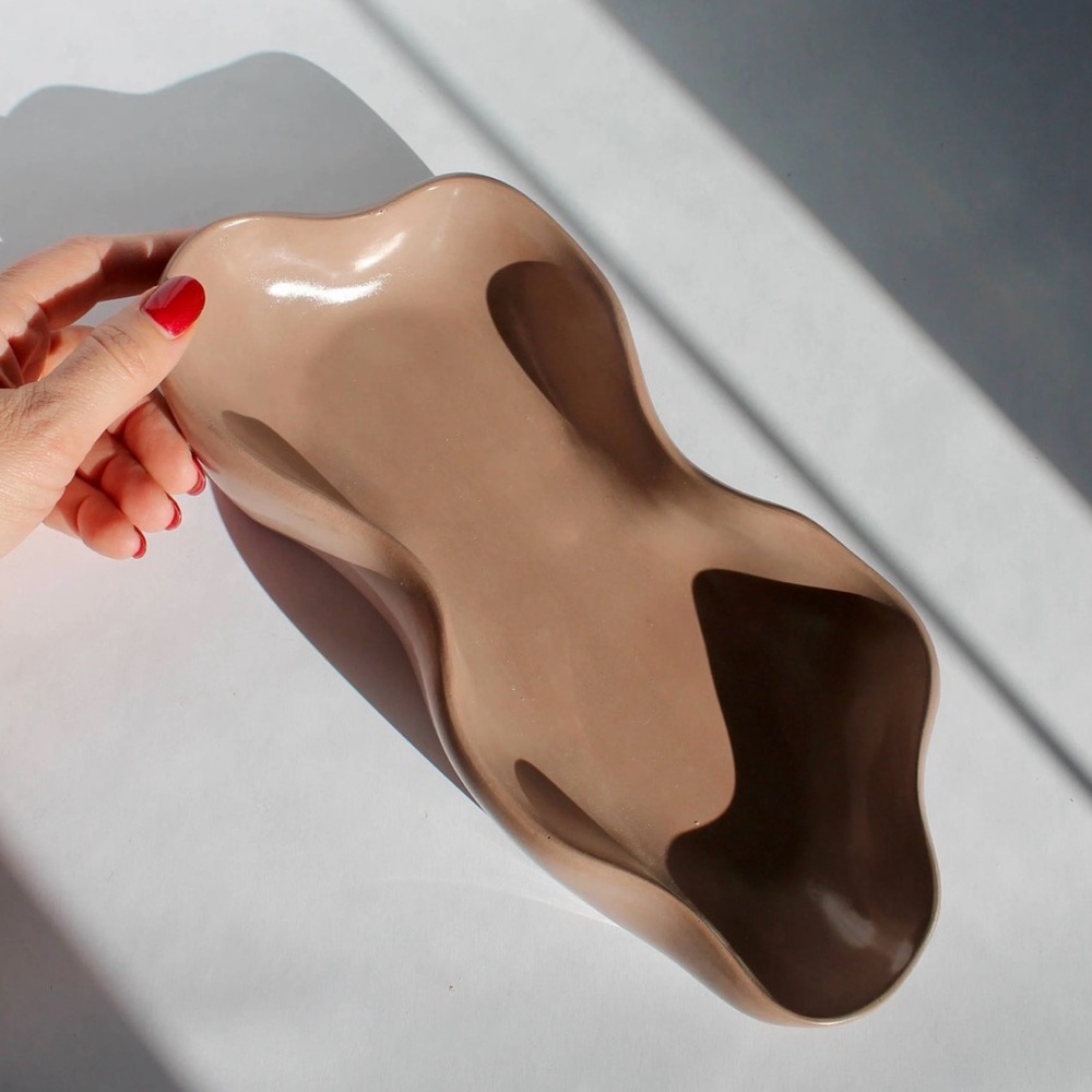 Wavy Coffee Table Concrete Bowl in Brown